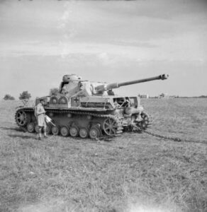 Lucera - Un panzer tedesco catturato nei pressi di Lucera 27-10-1943