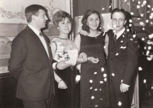 Lucera - Circolo Unione anni 60 - Festa di Carnevale - Da sinistra Nino Pappano, Silvia Manzollino, Fascia e consorte