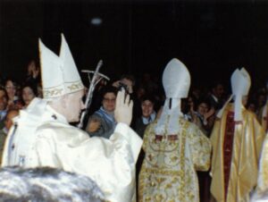 Lucera - Chiesa di San Francesco - Canonizzazione di S. Francesco Antonio Fasani a Roma 13 Aprile 1986 -Incontro con il Papa dopo la Santa Messa