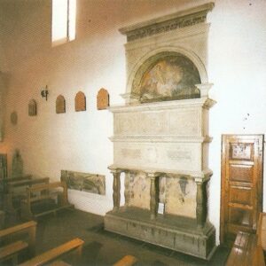 Lucera - Chiesa di San Francesco anni 90 - Sepolcro rinascimentale adattato a pulpito