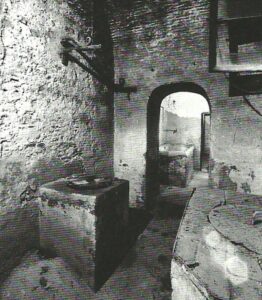 Lucera- Palazzo de Nicastri anni 80 - Lavanderia