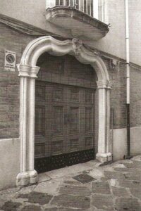 Lucera - Palazzo Schiavone già Belvedere anni 80 - Portale