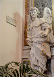 Lucera - Chiesa S. Domenico - Statua dell'Angelo XIV sec.