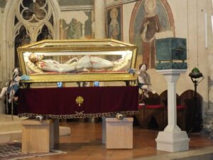 Lucera - Chiesa di S. Francesco - Gesù morto
