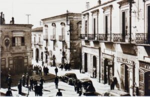 Lucera - Piazza Gramsci (Corso Umberto l) anni 40