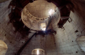 Lucera - Fortezza svevo-angioina 1988 - Interno Torre della Regina