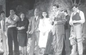 Lucera - Gruppo Teatrale Amici dell'Arte 1988 - 'A mort de subbet' - Teatro Colosseo di Torino - Dino Russo presenta gli attori al termine della rappresentazione
