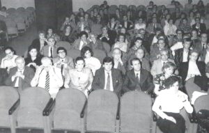 Lucera - Gruppo Teatrale Amici dell'Arte 1989 - 'Ze Necole' Teatro DUE PINI di Roma - Gli amministratori lucerini tra il pubblico