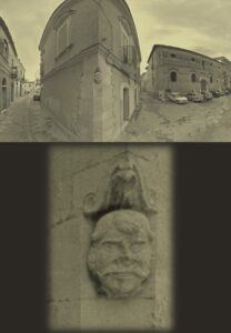 Lucera - Maschera apotropaica in Piazza Santa Caterina angolo con piazza Lecce