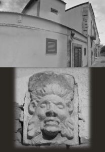 Lucera - Maschera apotropaica in Vico Pietro Ranzano (già 1° Vico alle Mura)