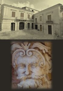 Lucera - Maschera apotropaica sul palazzo Colabella-Accetta in Via D'Auria
