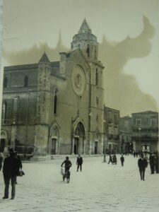 Lucera - Piazza Duomo 1962 - Foto di Antonio Iliceto