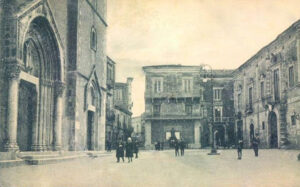 Lucera - Piazza Duomo anni 40