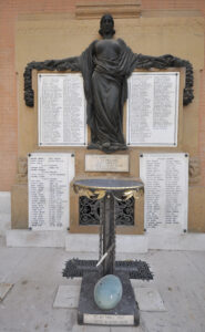 Lucera - Piazza Duomo -Monumento ai Caduti
