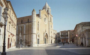 Lucera - Piazza Duomo anni 90