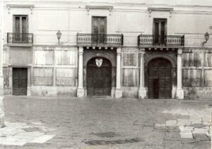 Lucera - Istituto Tecnico Commerciale e per Geometri - Palazzo De Troia -Piazza Nocelli