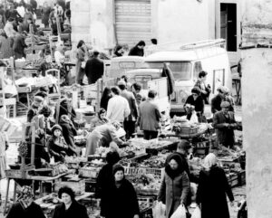 Lucera - Piazza della Repubblica 1977 - Foto di Roberto Toriello