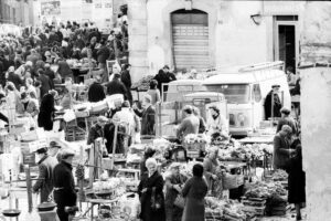 Lucera - Piazza della Repubblica 1977 - Foto di Roberto Toriello