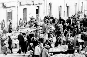 Lucera - Piazza della Repubblica 1977 - Foto di Roberto Toriello