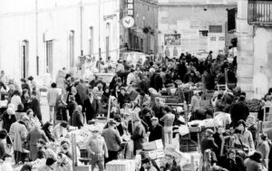 Lucera - Piazza della Repubblica 1977 - Foto di Roberto Toriello