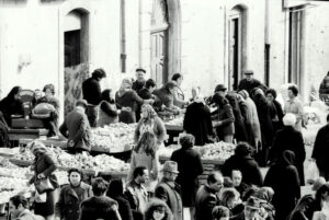 Lucera - Piazza della Repubblica 1977 - Foto di Roberto Toriello