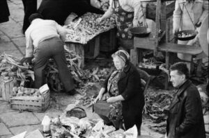 Lucera - Piazza della Repubblica 1977 - Foto di Roberto Toriello