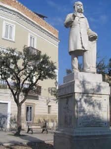 Lucera - Via IV Novembre - Monumento a Ruggiero Bonghi
