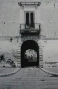 Lucera - Palazzo Candida in via Sorso. 1984 - Foto di Massimiliano Monaco