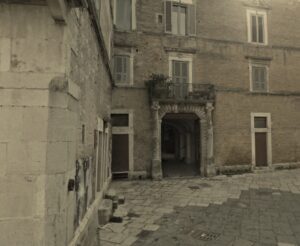 Lucera - Palazzo Lombardi - Ingresso - Via lombardi