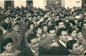 Lucera - Scuole varie 1956 - Festa della matricola - Piazza Duomo - Foto di Ugo La Cava