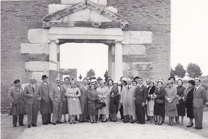 Lucera - Rotary Club 1957 - Anfiteatro - Visita del Rotary Club - Dr. Michele Casilli e Signora - Foto fornita da Gianfranco Casilli