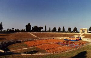 Associazione. Nazionale Carabinieri di Lucera 1988 - Concerto della Banda dei Carabinieri all'anfiteatro romano - Foto postata da Veturio Antifora