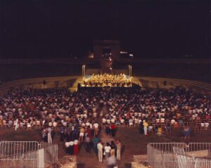 Associazione. Nazionale Carabinieri di Lucera 1988 - Concerto della Banda dei Carabinieri all'anfiteatro romano - Foto postata da Veturio Antifora