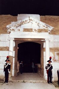 Associazione. Nazionale Carabinieri di Lucera 1988 - Concerto della Banda dei Carabinieri all'anfiteatro romano - Foto postata da Veturio Antifora