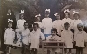 Lucera - Scuola elementare ed Asilo Sant'Anna anni 50 - Suor Sarina - Foto di Anna Maria Alfieri