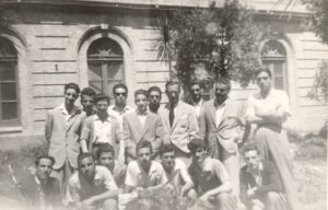 Lucera - Convitto Nazionale Ruggero Bonghi 1950 - II A - Con Avv. Marcello Prignano, Enzo Stampanore, Dr. Angelo Coccia, Preside Soccio, Avv. Giuseppe Masciocco e Ugo Di Stefano - Foto di Valentina Di Stefano