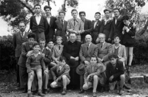 Lucera - Convitto Nazionale Ruggero Bonghi 1948 - In gita a Biccari il - In basso a sx Giuseppe (Pinuccio) Tatarella