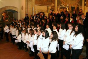 Lucera - Corale "S. Cecilia" don Eduardo Di Giovine - Chiesa di San Francesco 2014