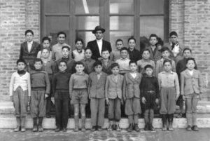 Lucera - Edificio scolastico Tommasone anni 50 (classe 1944) - Foto di Mario Gisini