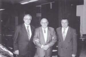 Lucera - Istituto Tecnico Commerciale e per Geometri - Il preside Giovanni Di Nardo con Giuliano Apollo ed Ercole Belmonte