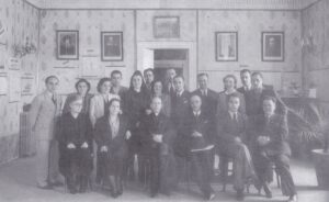 Lucera - Regio Isttituto Tecnico 1940-41 - Palazzo De Troia - Il Preside Cosimo Losurdo al centro con alcuni professori