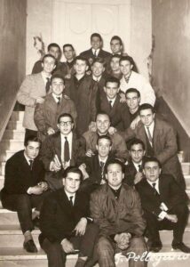 Lucera - Campanile Sera 1960 - Scalinata Municipio - Foto ricordo di amici invitati per la preparazione della Manifestazione di Campanile Sera. - Foto di Antonio Iliceto