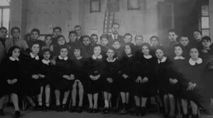 Lucera - Scuola media A. Manzoni 1955 - Prof. Moretti - Foto di Antonio Marinari