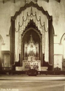 Lucera - Festa patronale 1937 - Cattedrale - Altare maggiore - Trono per Santa Maria - Foto di Massimiliano Monaco