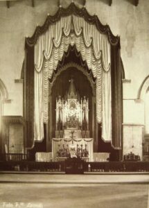 Lucera - Festa patronale 1937 - Cattedrale - Altare maggiore - Trono per Santa Maria - Foto di Massimiliano Monaco