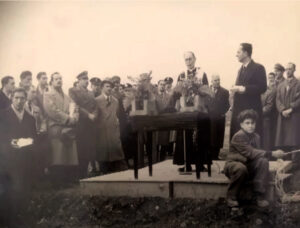 Lucera - Posa prima pietra ospedale Lastaria 1952 - Si riconoscono Sindaco Mario Ferrone, mons. Ciampi e Remo Olivieri