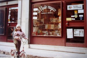 Lucera - Il flauto magico - Cartolibreria - Con Mariangela Fly Maggiore 1979 - Foto di Lena Catalano