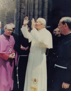 Lucera - Visita di S Santità Giovanni Paolo II 1987 - Davanti la Chiesa di San Francesco - Foto di Vincenzo Olivieri