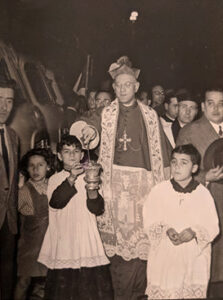 Lucera - 1956-57, al lato della Cattedrale inaugurazione, con la benedizione del Vescovo Vendola, del reparto logistico dell`Ente Riforma di Lucera - Foto di E. Antonio Baldassarre