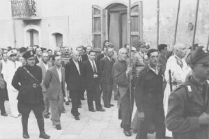 Lucera - Festa patronale anni 50 - Vigile Mastromatteo,, Umberto Tasca e sindaco Libero Giulio Follieri - Foto di Gianfranco Casilli